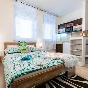 Apartia Krenova, Brno-center Apartman
