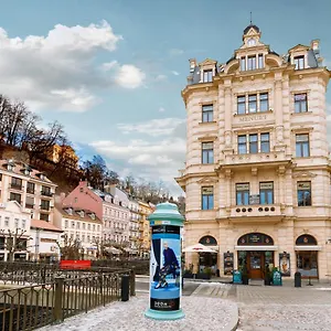 https://apartments-menuet.karlovyvary-hotels.com