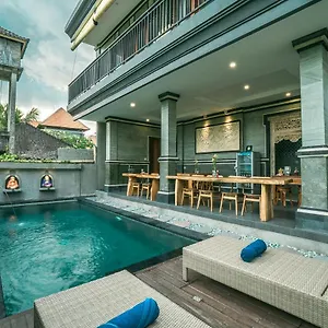 Three Dewi's Indonesië