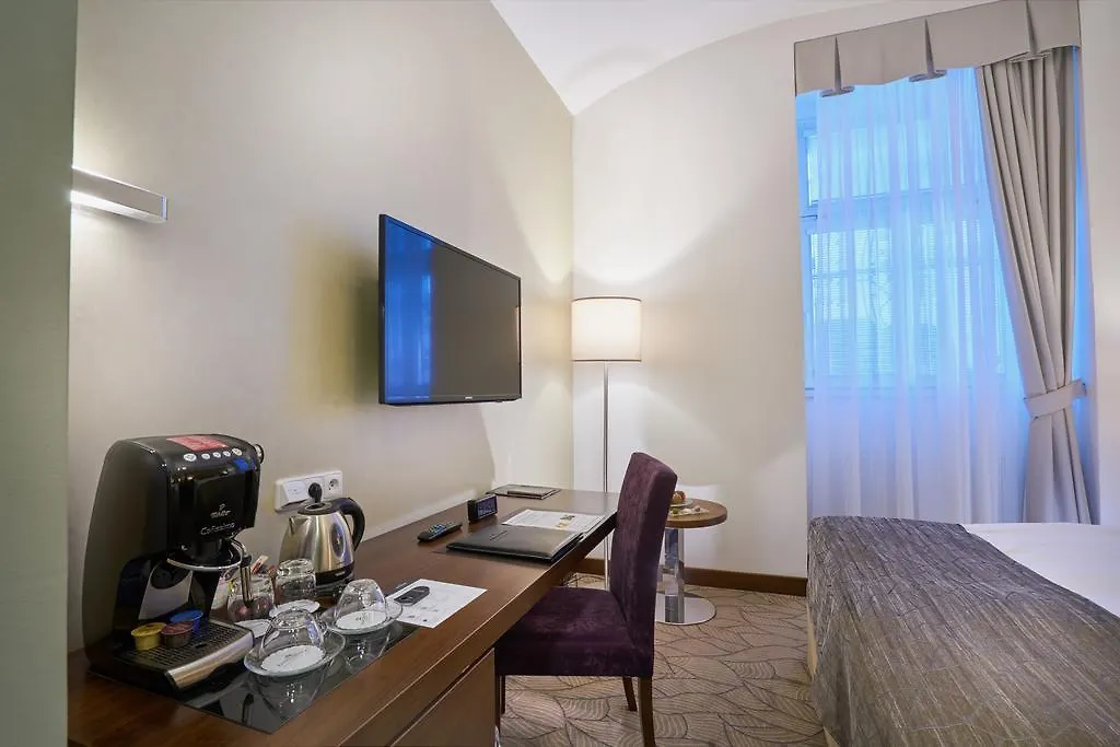 *****  Kosher Hotel King David Prague Czech Republic